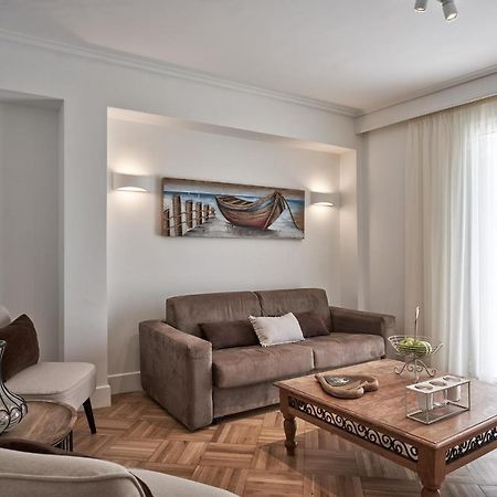 Marvelous N Bright Apt Next To Megaro Mousikis Athen Exterior foto