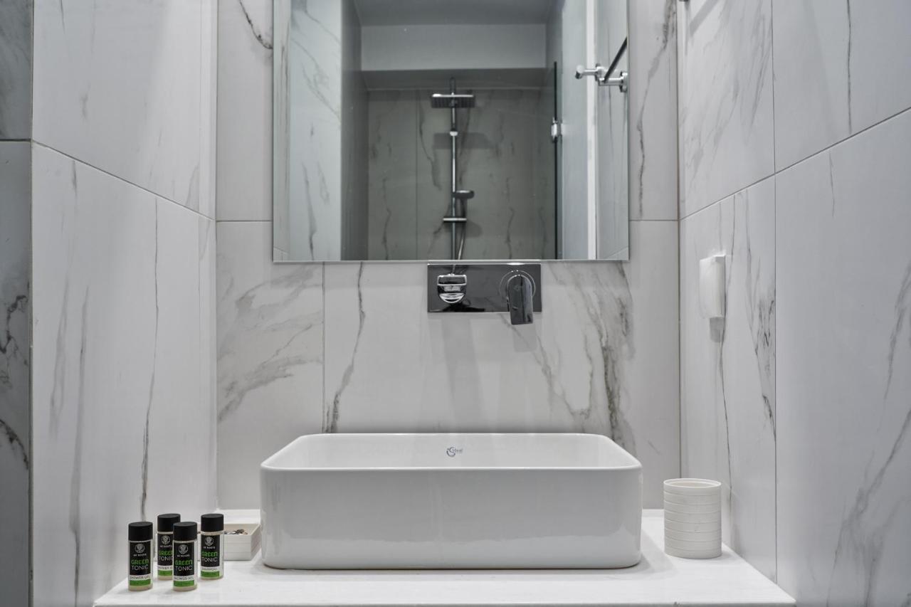 Marvelous N Bright Apt Next To Megaro Mousikis Athen Exterior foto